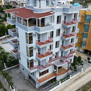 Vila Namiku Albania